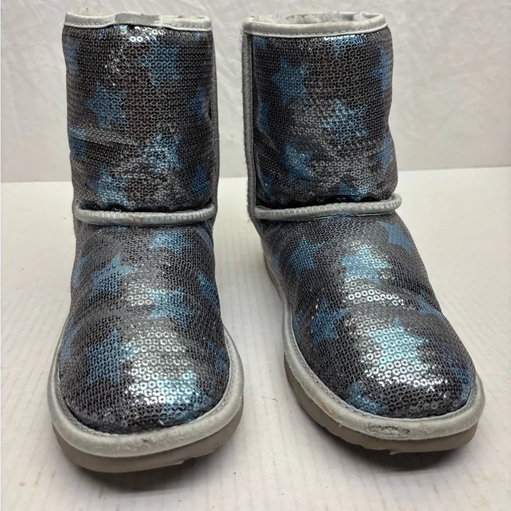 Ugg Sequin Star Winter Boots in Silver & Blue, size 5 big girl, box 25